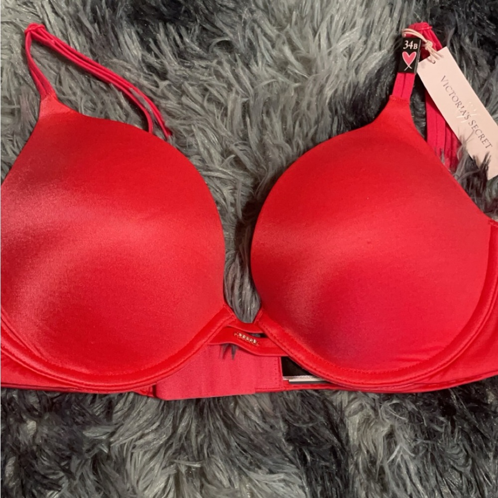 Pink Victoria Secrets push-up bra
